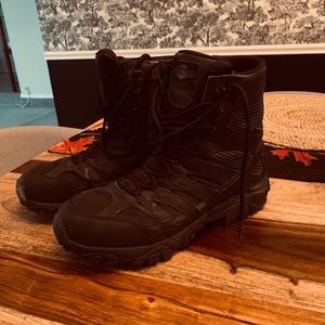 Men’s tactical boots